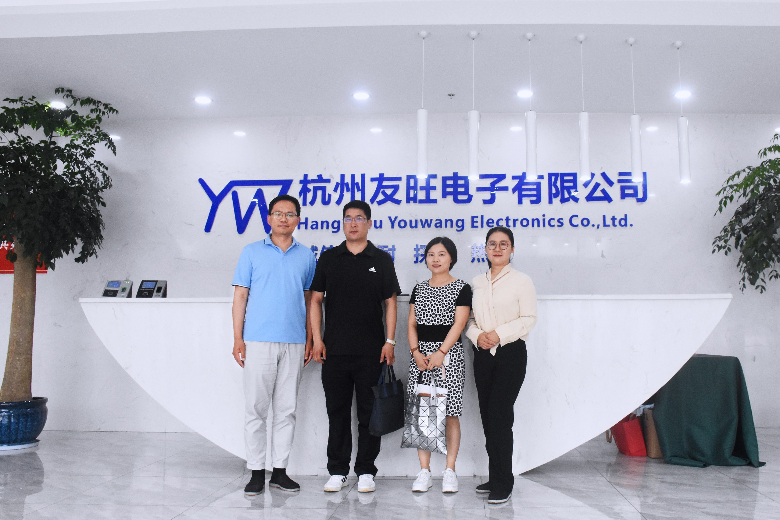 
                            國(guó)家知識(shí)產(chǎn)權(quán)局杭州代辦處專(zhuān)利受理事務(wù)部部長(zhǎng)王林吉一行蒞臨我公司走訪(fǎng)交流